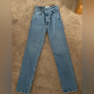 Abercrombie & Fitch Ultra High Rise 90s Straight Jean
